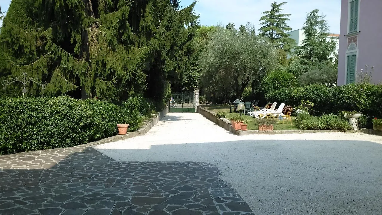 Feriehus Appartamento Villa Margherita Desenzano del Garda Italien